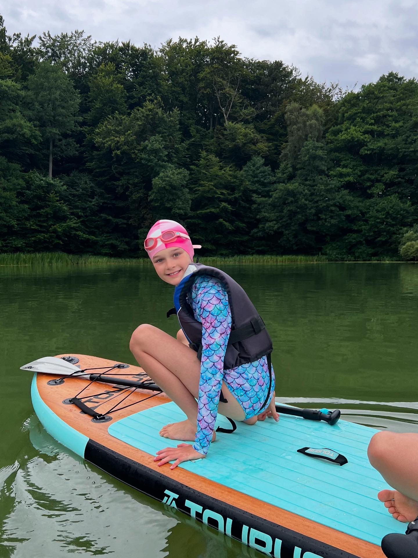 BD584671-E280-4D53-98CD-ACEF1E3A032E BD584671-E280-4D53-98CD-ACEF1E3A032E